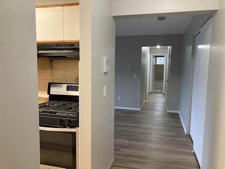 48 Shrewsbury Green Dr #E — Photo 28