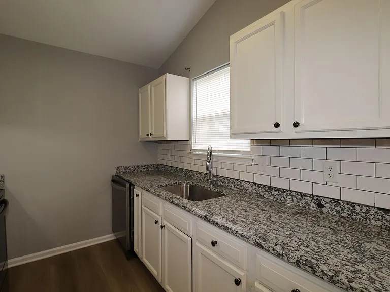 125 Christopher Dr — Photo 11