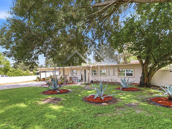 3rd image of 6714 Nina Rosa Dr