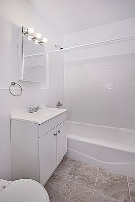 3rd image of 315 E 54th St APT 4C
