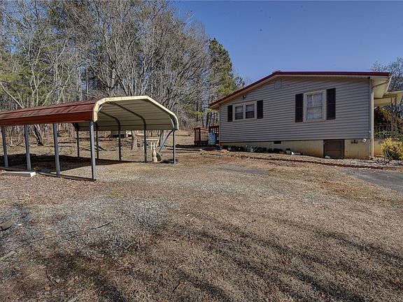 5th image of 319 Cove Creek Rd