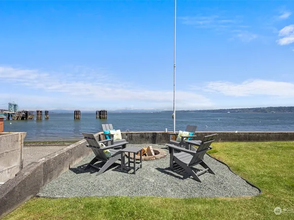 6537 Columbia Beach Drive, Clinton, WA 98236