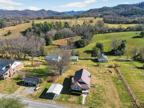 22247 Lincoln Cir, Damascus, VA 24236