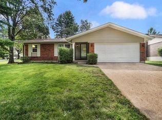 4432 Firelight Dr, Saint Louis, MO 63129