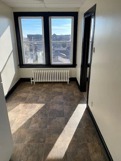 Davis Apartment — Photo 2