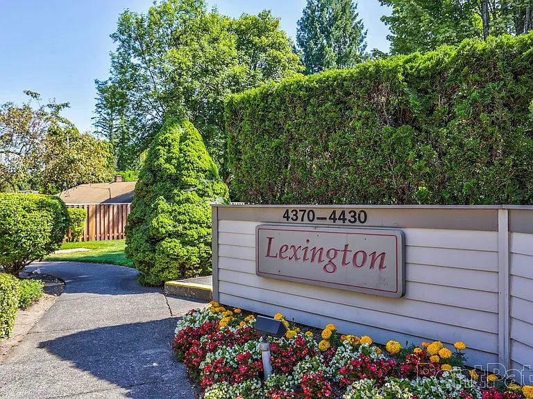 Lexington Apartments — Photo 12
