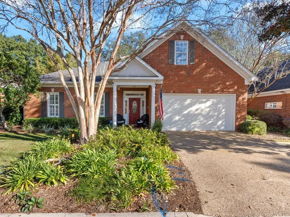 812 Greenbrier Ln, Tallahassee, FL 32308