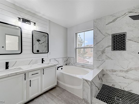 4th image of 5301 Valencia Crest Ave