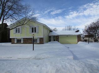 5414 W Winding Creek Dr, McHenry, IL