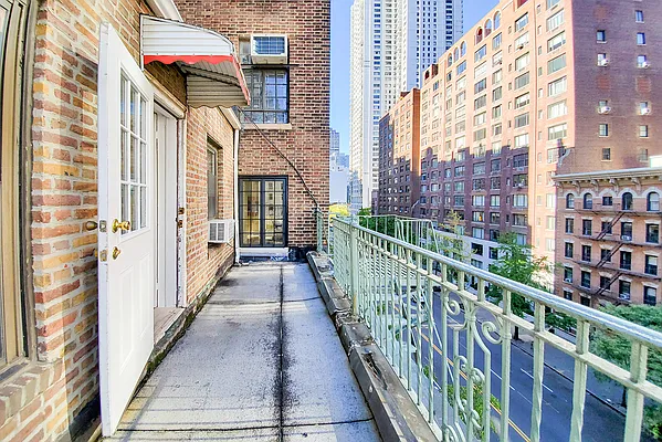 Rented by Warburg | media 3