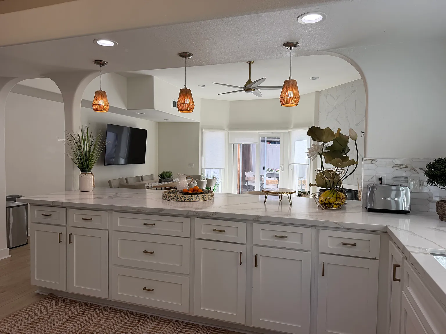 5 bed, 4538 sqft, $12,000 — Photo 3