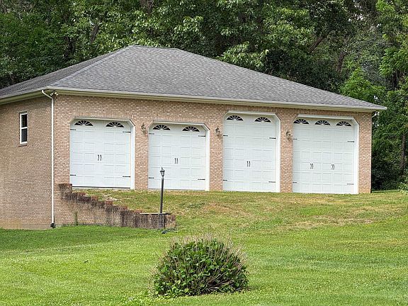 5th image of 804 Oak Grove Church Rd