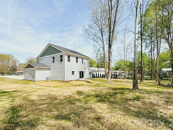 4th image of 304 Woodside Dr