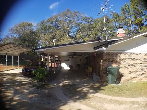 3rd image of 198 Karen Ct