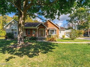 1048 County Line Rd, Schenectady, NY 12306