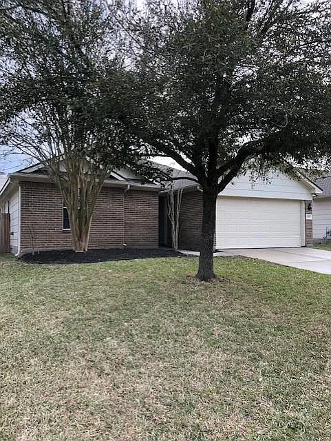 4 bed, 2.0 bath, 1765 sqft, $1,745 — Photo 3