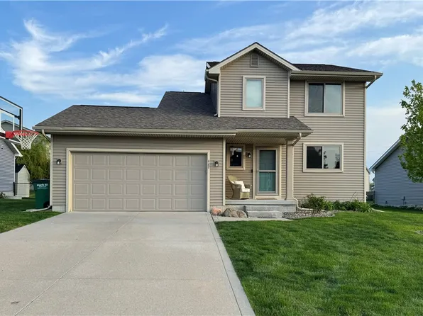 427 4th St SE, Bondurant, IA 50035