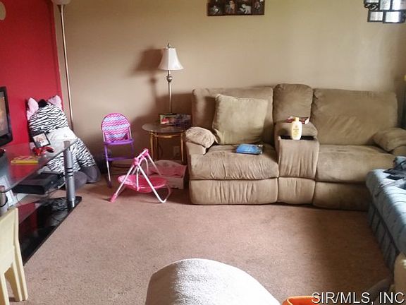 3rd image of 1230 E Olive St