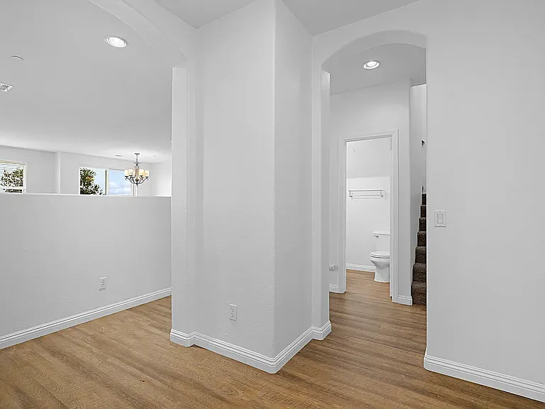 844 Covington Ave — Photo 10