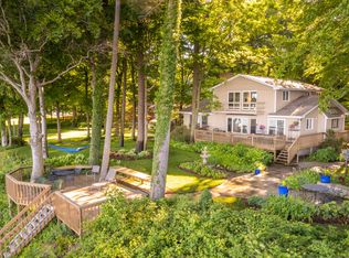 3821 N Lakeshore Dr, Holland, MI 49424