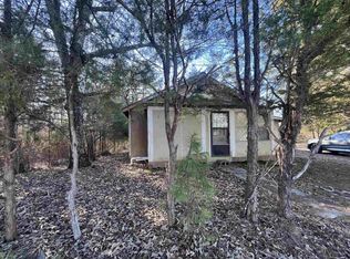 269 Walnut St, Selmer, TN 38375