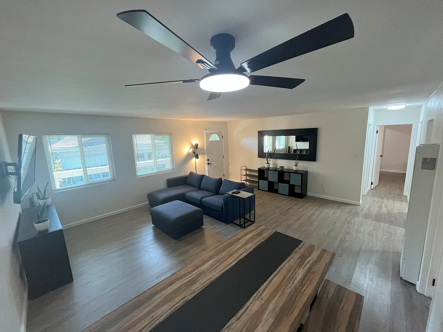 3 bed, 1065 sqft, $3,650 — Photo 4