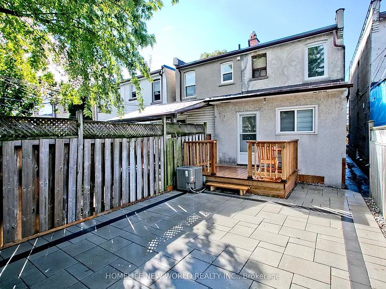 19 Britannia Ave — Photo 23