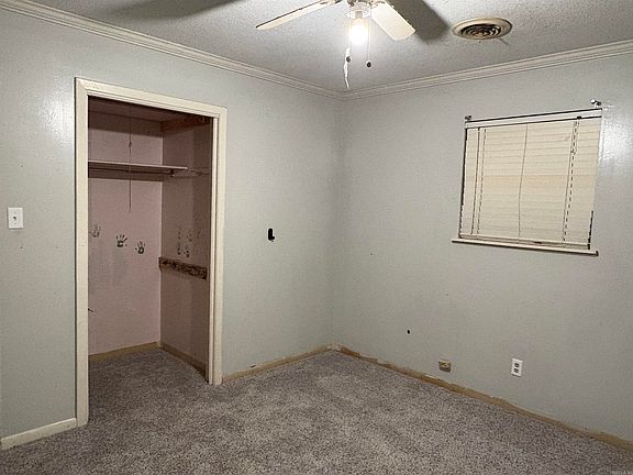 5th image of 725 Saint Regis