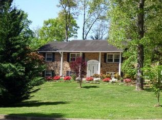 100 Westwind Dr, Oak Ridge, TN 37830