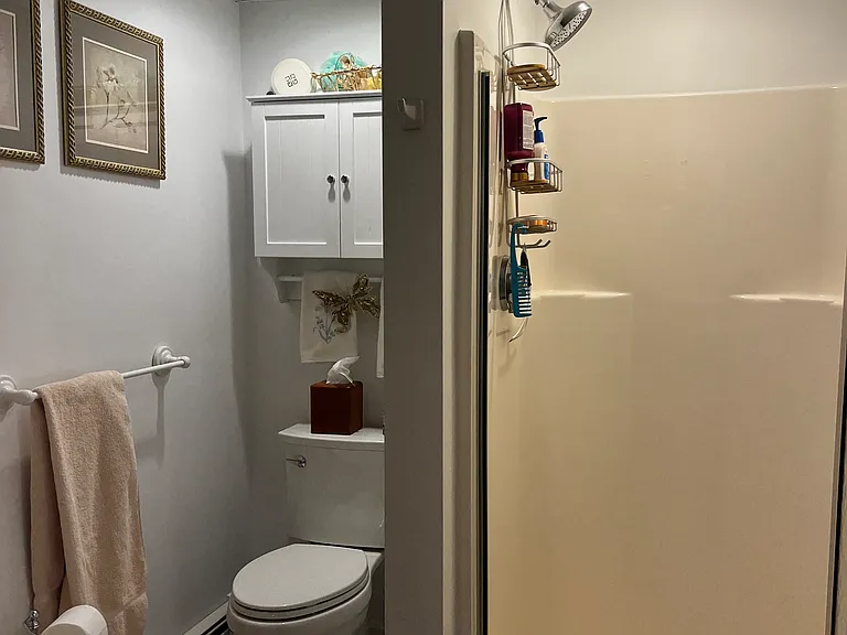 142-142 Page Rd #R — Photo 17