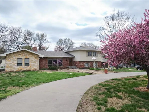 1206 E Quincy St, Pittsburg, KS 66762