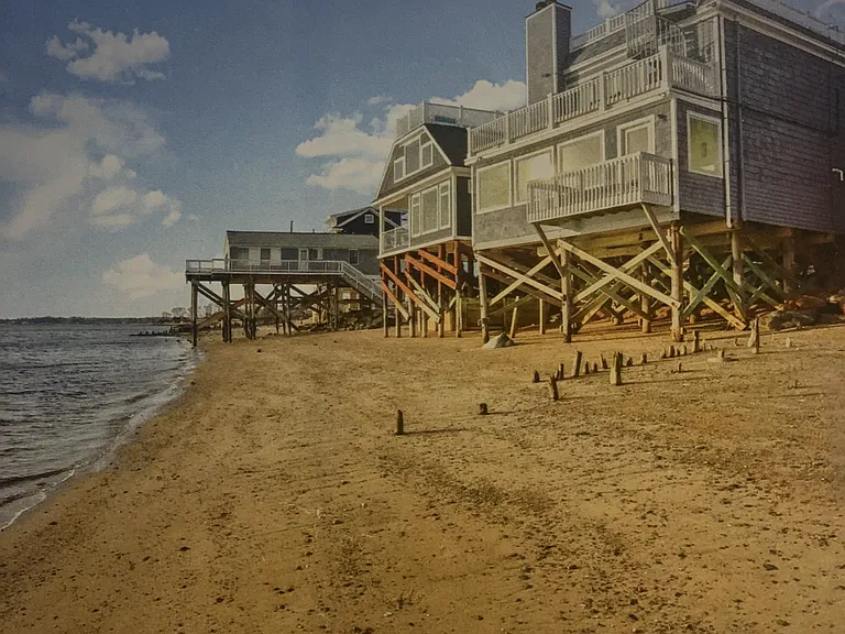 2149 Fairfield Beach Rd — Photo 7