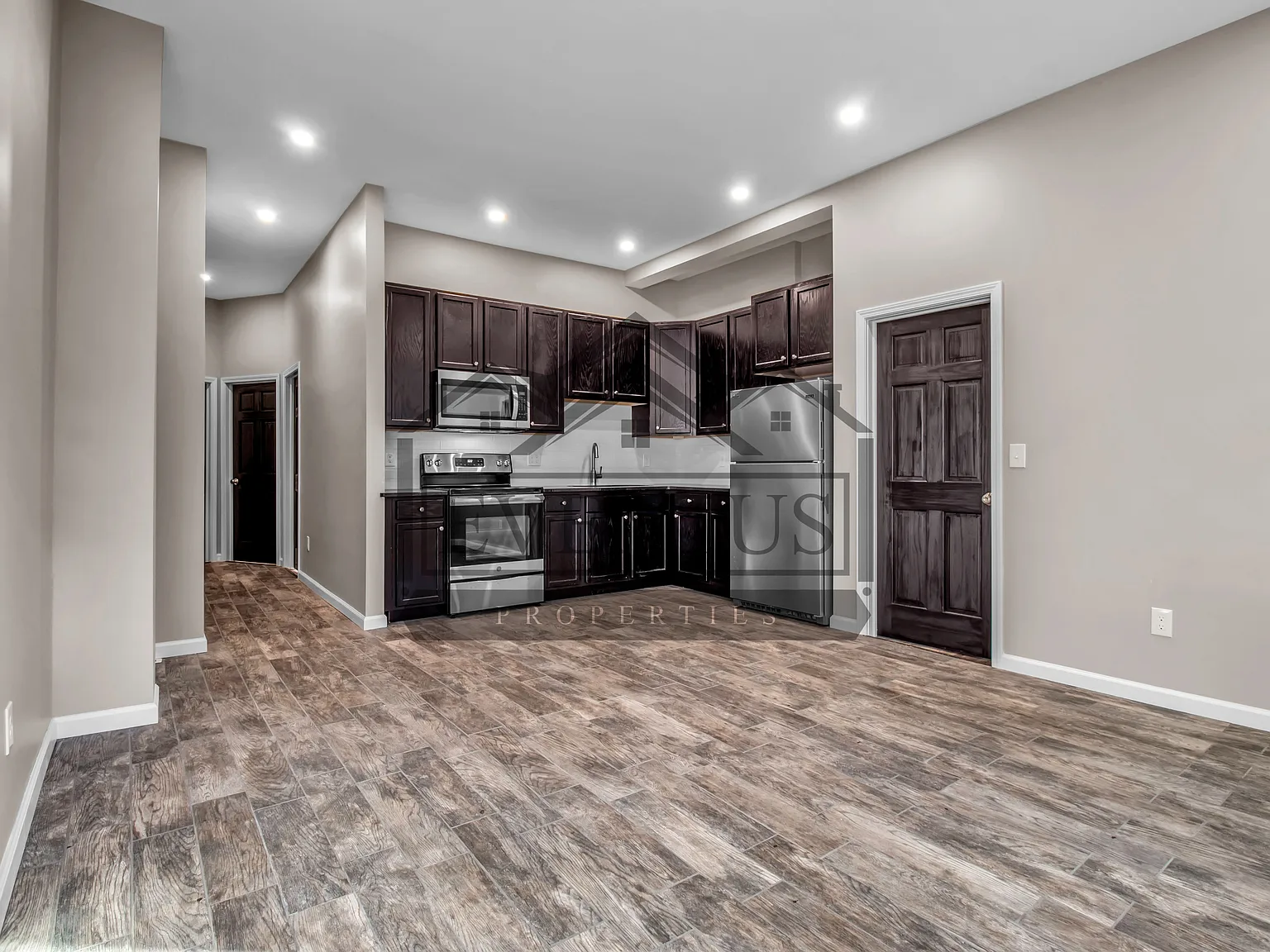 4 bed, 1.5 bath, 1500 sqft, $2,320 — Photo 1