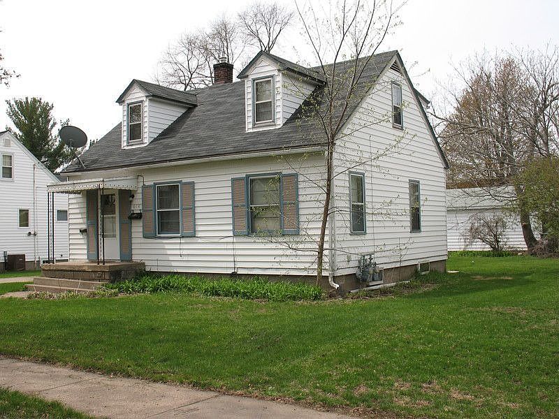 1st image of 614 N 10th Ave