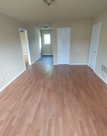 6005 Dickson Rd #4 — Photo 2
