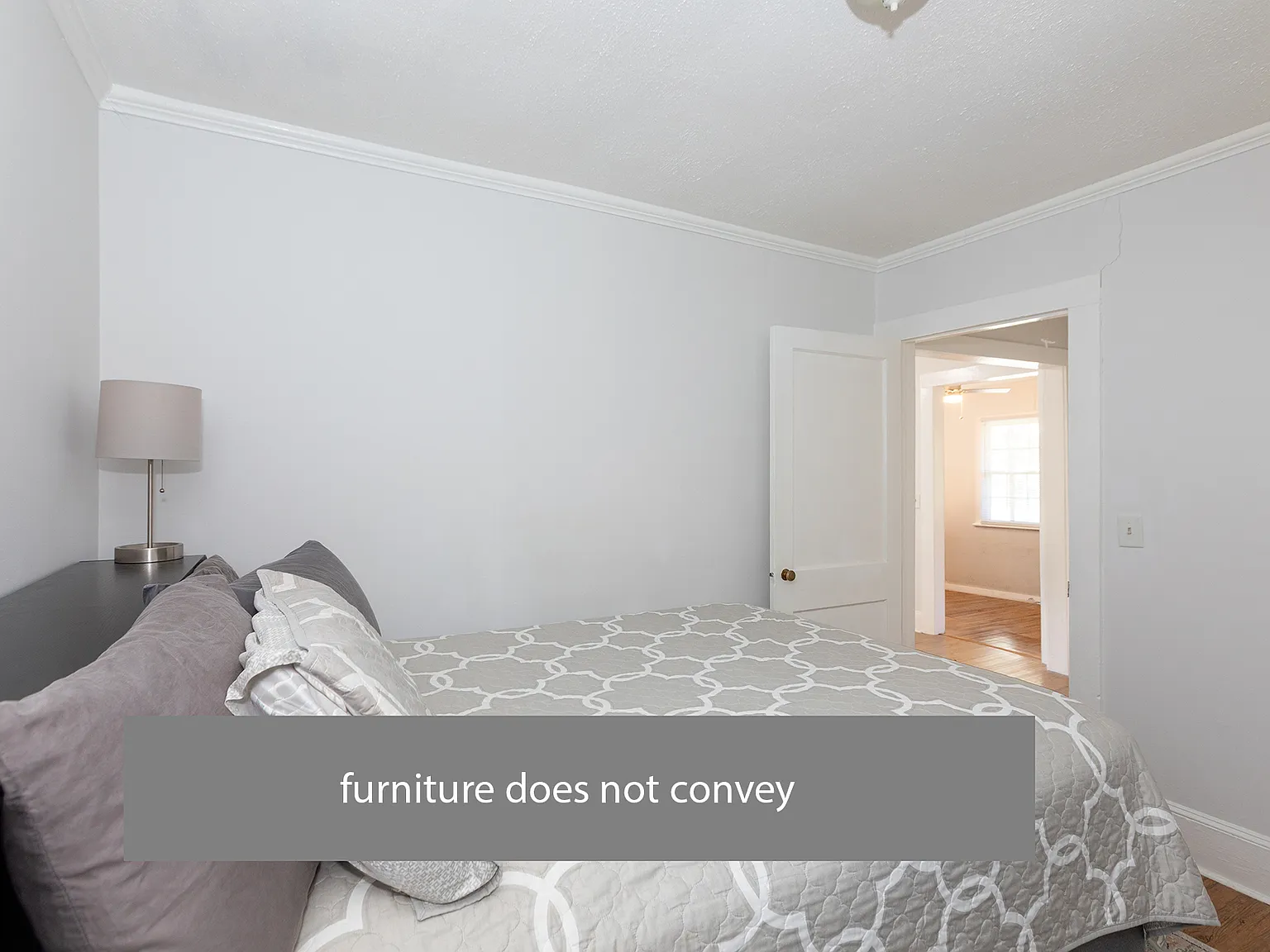 2 bed, 915 sqft, $1,400 — Photo 2