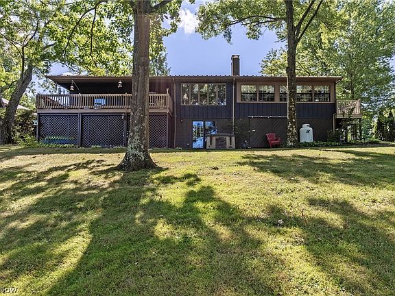 3rd image of 1085 Trout Dr