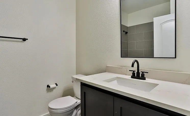 220 Jones St — Photo 14