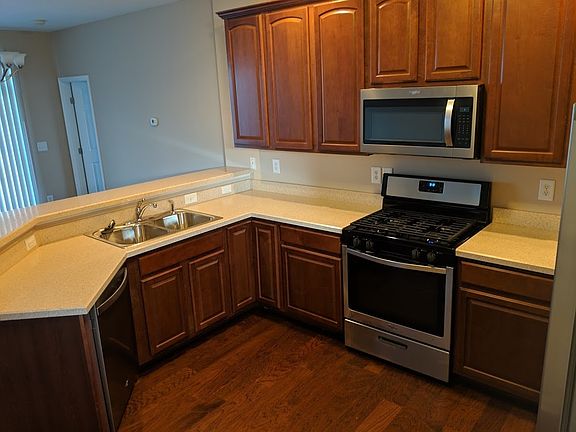 3rd image of 116 Cumberland Chase Blvd SW