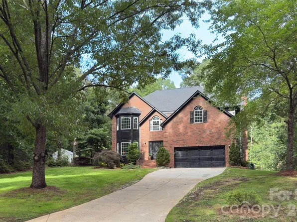 3919 Cherrybrook Dr, Mint Hill, NC 28227