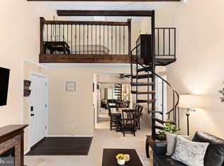 7225 Hilltop Dr, Brookhaven, PA 19015