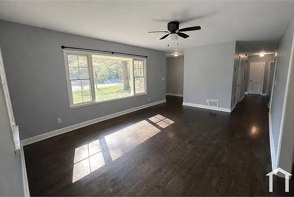 4 bed, $2,000 — Photo 3