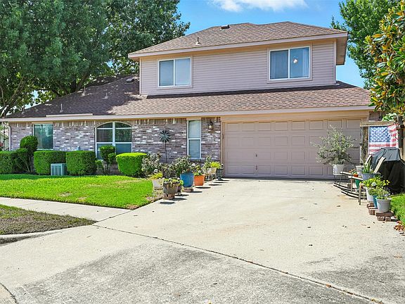 3rd image of 309 Familia Ct