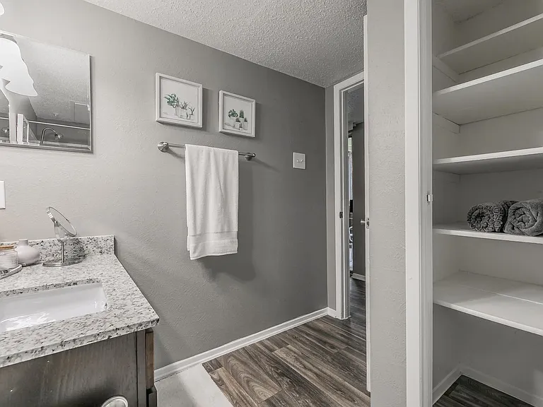 Station 121 at Town Center Apartments — Photo 135