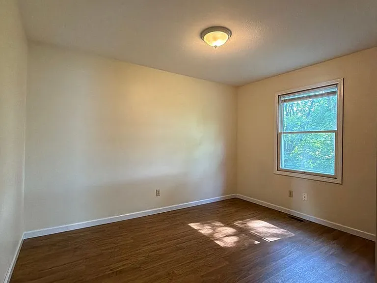 218 Stonewall Ct — Photo 12