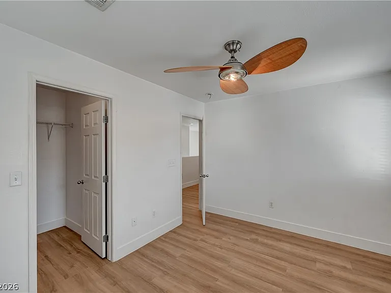 9985 Big Bow Springs Ct — Photo 35