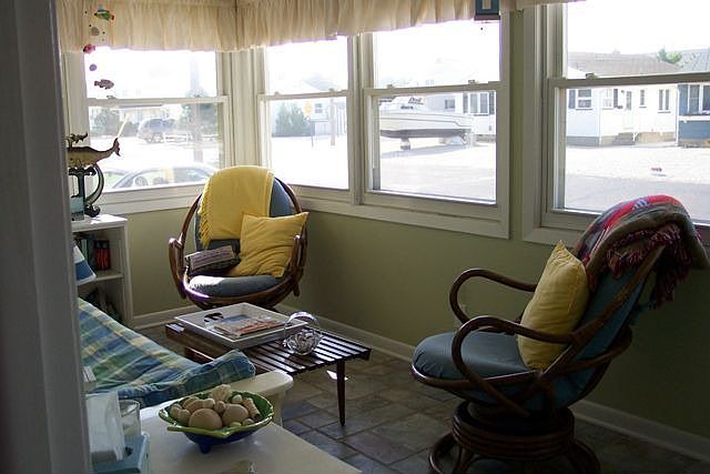 1st Level Sunporch Can Serve as Extra Space for Summer Guest