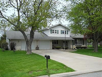 1st image of 12032 N Oakwood Dr