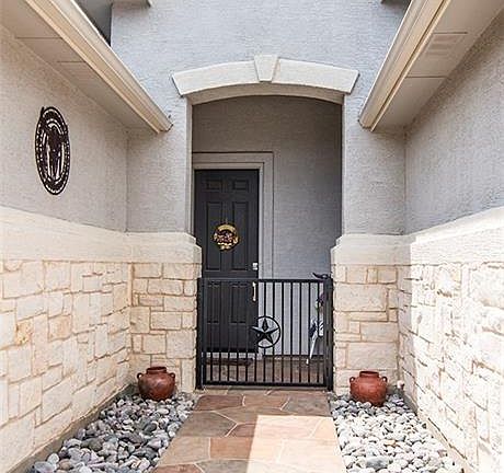 5th image of 10112 Sandhurst Dr