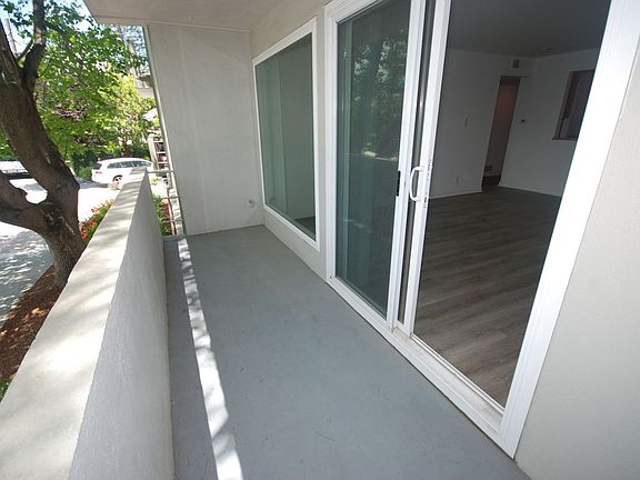 3rd image of 1222 Oak Grove Ave APT 206